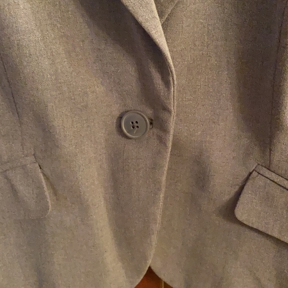 Blazer - Picture 2 of 5